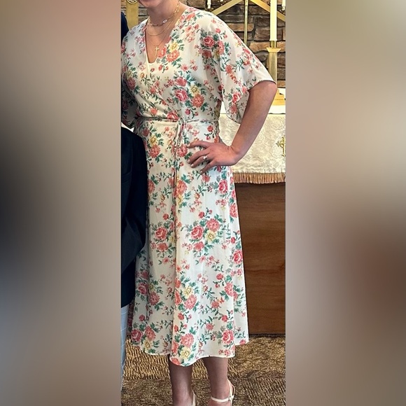 1. State Cream Wrap Midi Dress Flutter Sleeve w/ Pink Yellow Green Floral Size 8 - Picture 1 of 12